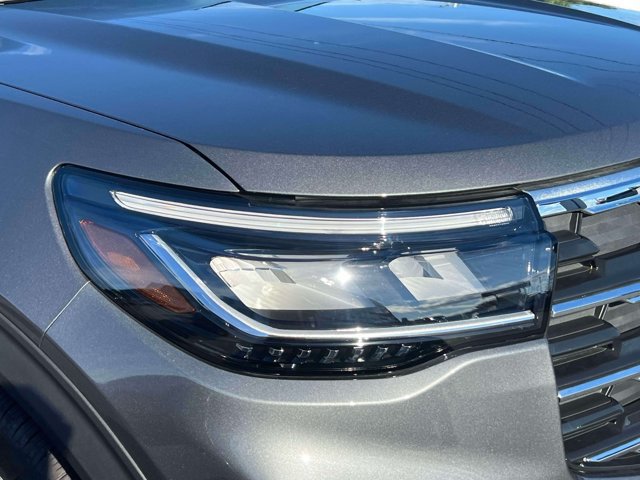 Used 2026 Ford Explorer Active AWD/4WD image 12