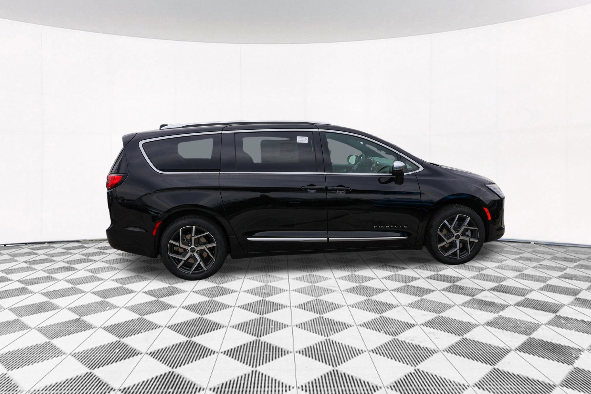 New 2027 Chrysler Pacifica Pinnacle w/ Theater Group AWD/4WD image 11