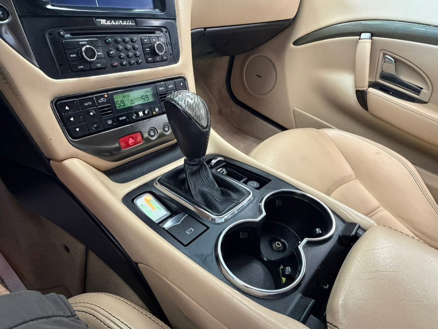 Used 2013 Maserati GranTurismo Sport RWD image 41