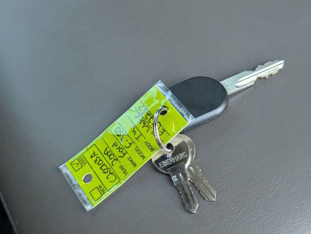 Used 2009 Ford F350 XL image 48