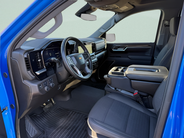 Used 2025 Chevrolet Silverado 1500 LT AWD/4WD image 4