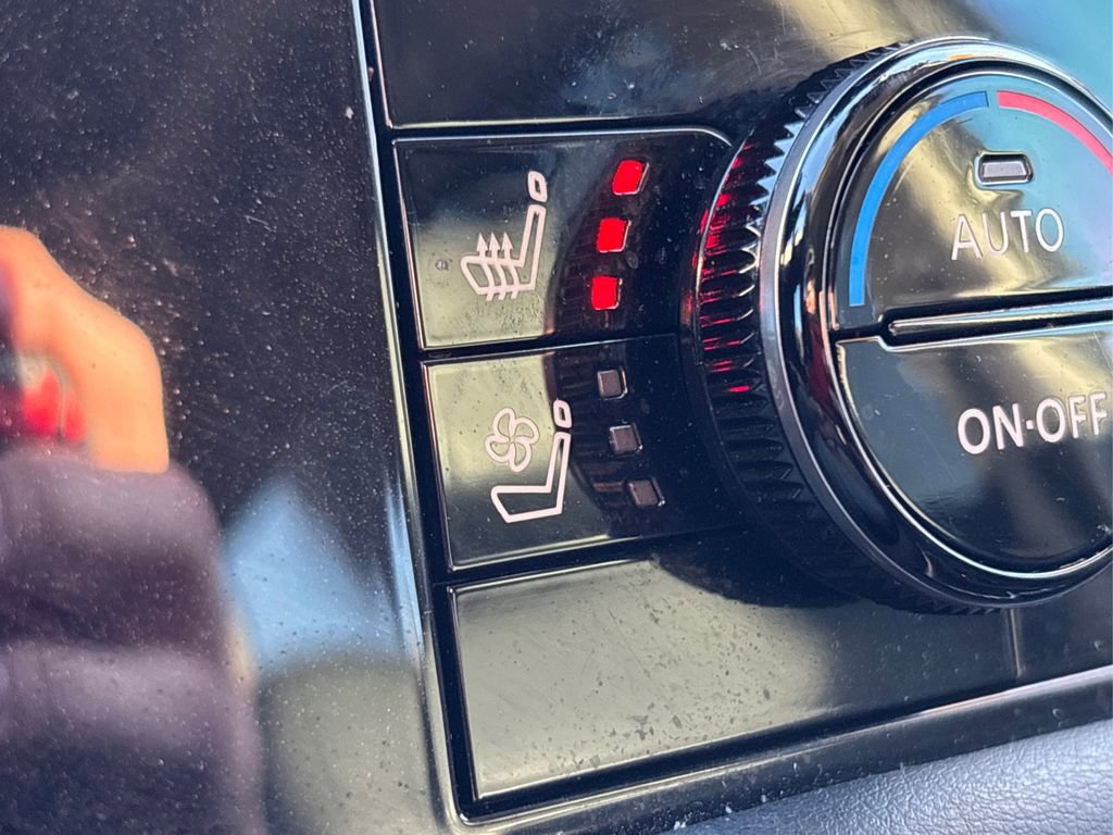 Used 2024 Nissan Pathfinder Platinum w/ Cargo Package image 44