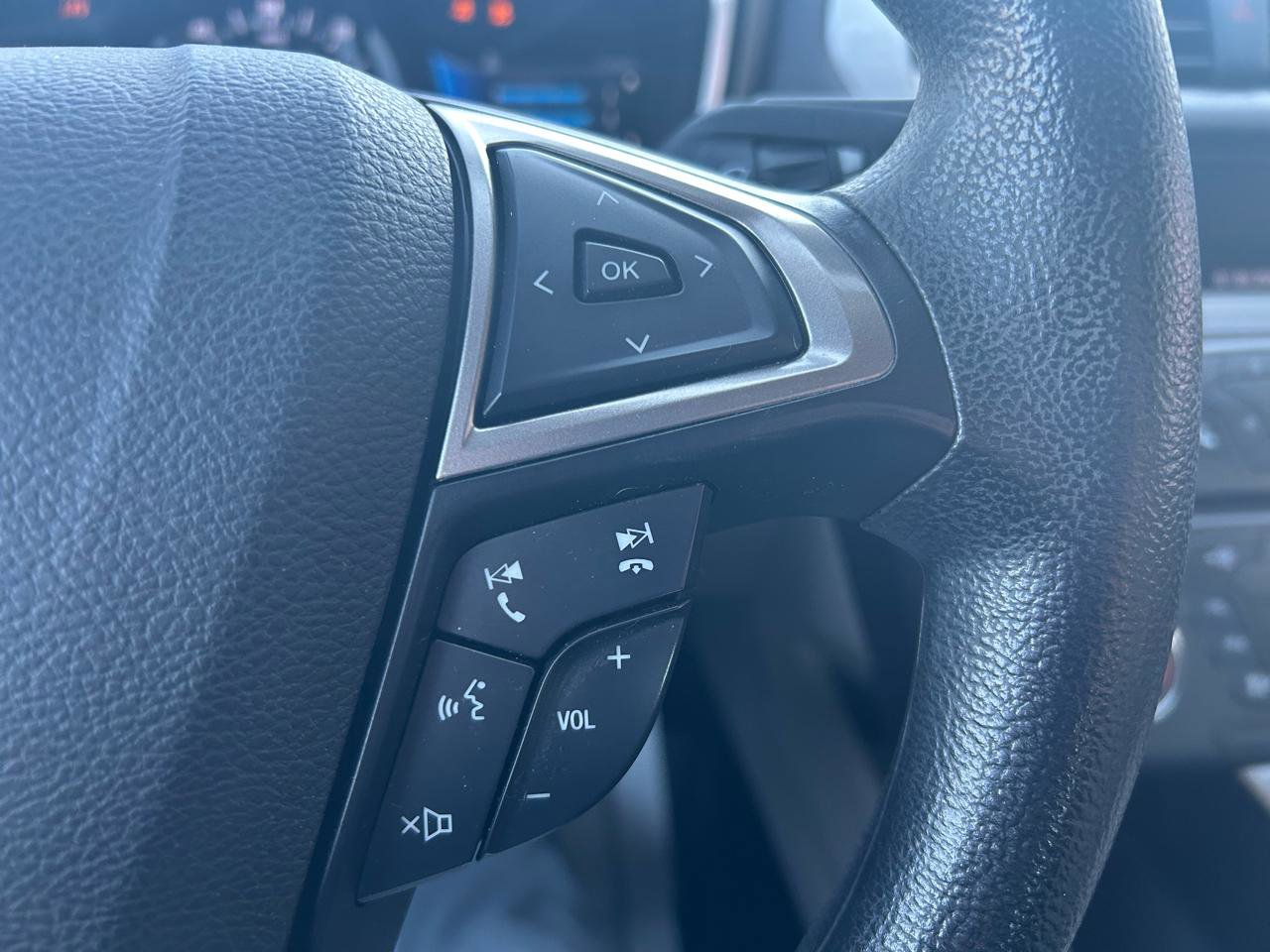 Used 2017 Ford Fusion SE image 19