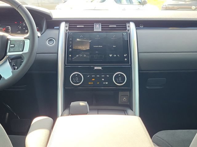Used 2025 Land Rover Discovery S AWD/4WD image 16