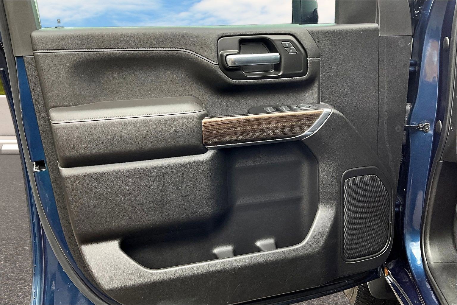 Used 2022 Chevrolet Silverado 2500 LT w/ Convenience Package image 13