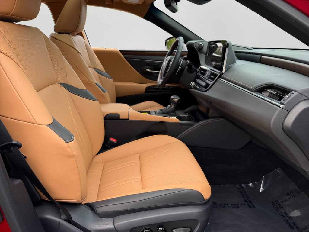 Certified 2024 Lexus ES 300h w/ Technology Package FWD image 9