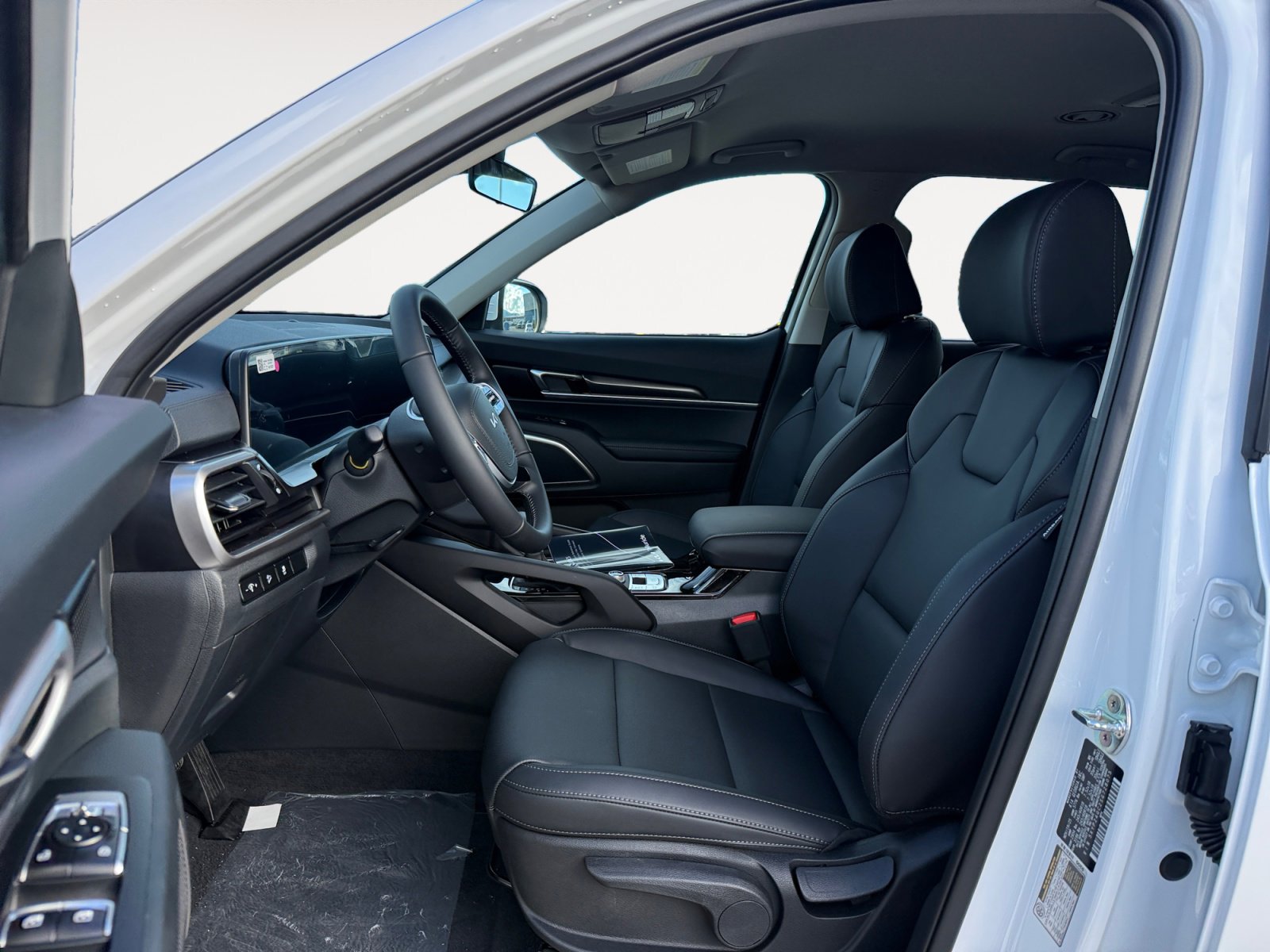 New 2025 Kia Telluride LX image 10