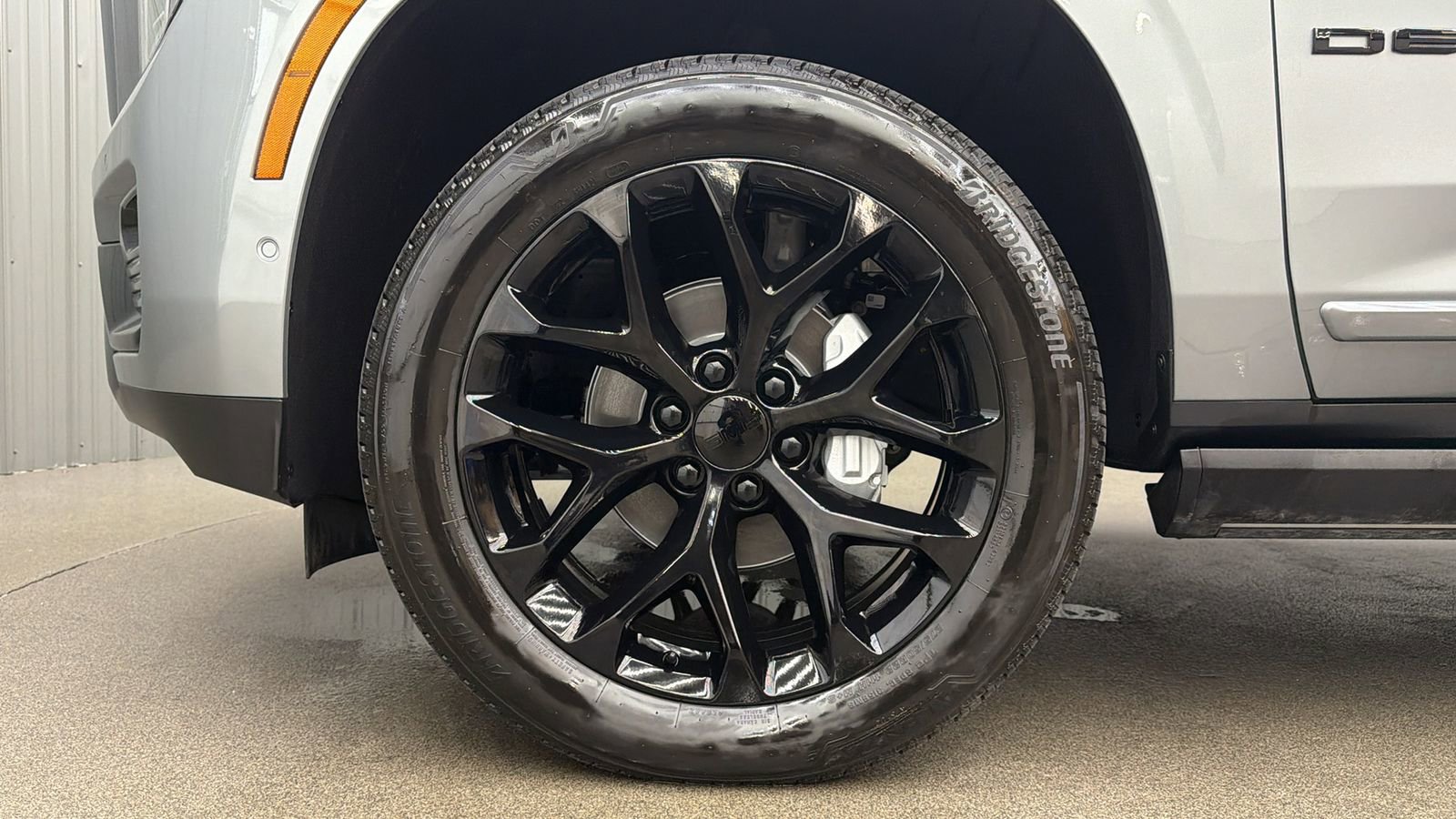 Used 2026 GMC Yukon Denali w/ Sun & Power Step Package AWD/4WD image 9