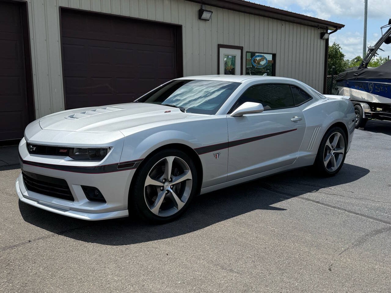 Used 2015 Chevrolet Camaro SS w/ Commemorative Special Edition RWD image 1