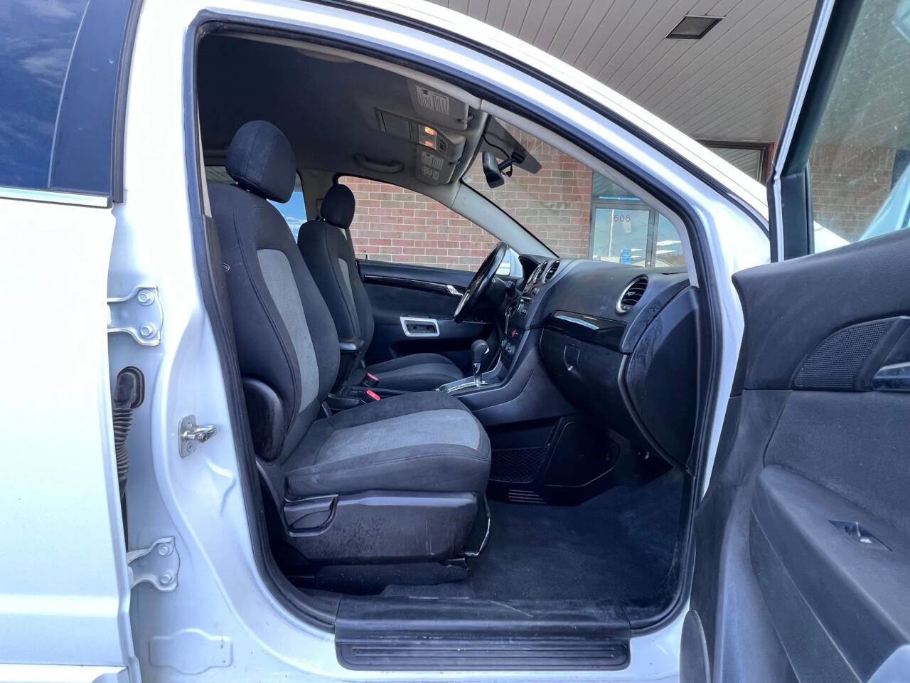 Used 2013 Chevrolet Captiva Sport LT FWD image 16