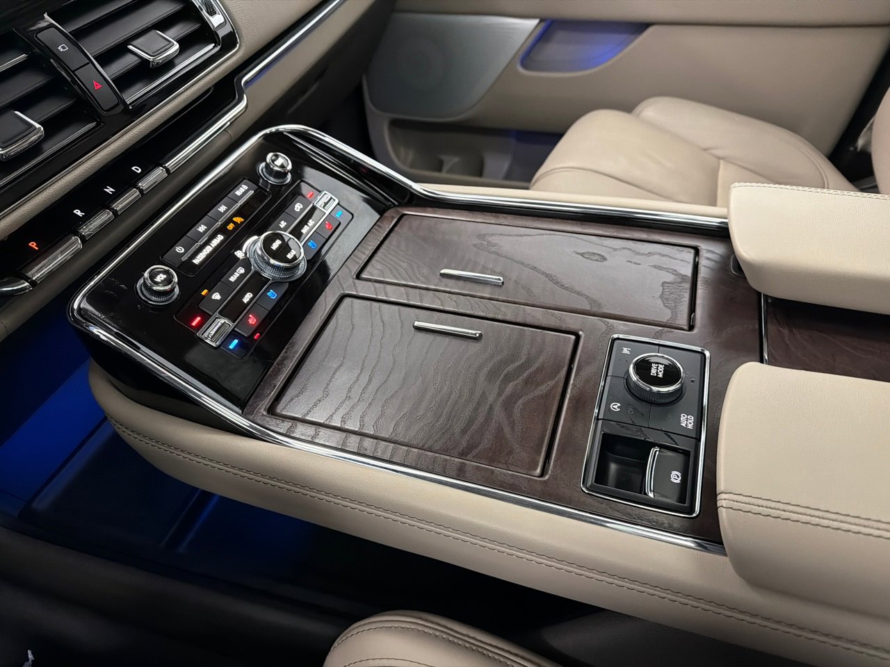 Used 2022 Lincoln Navigator Reserve image 34