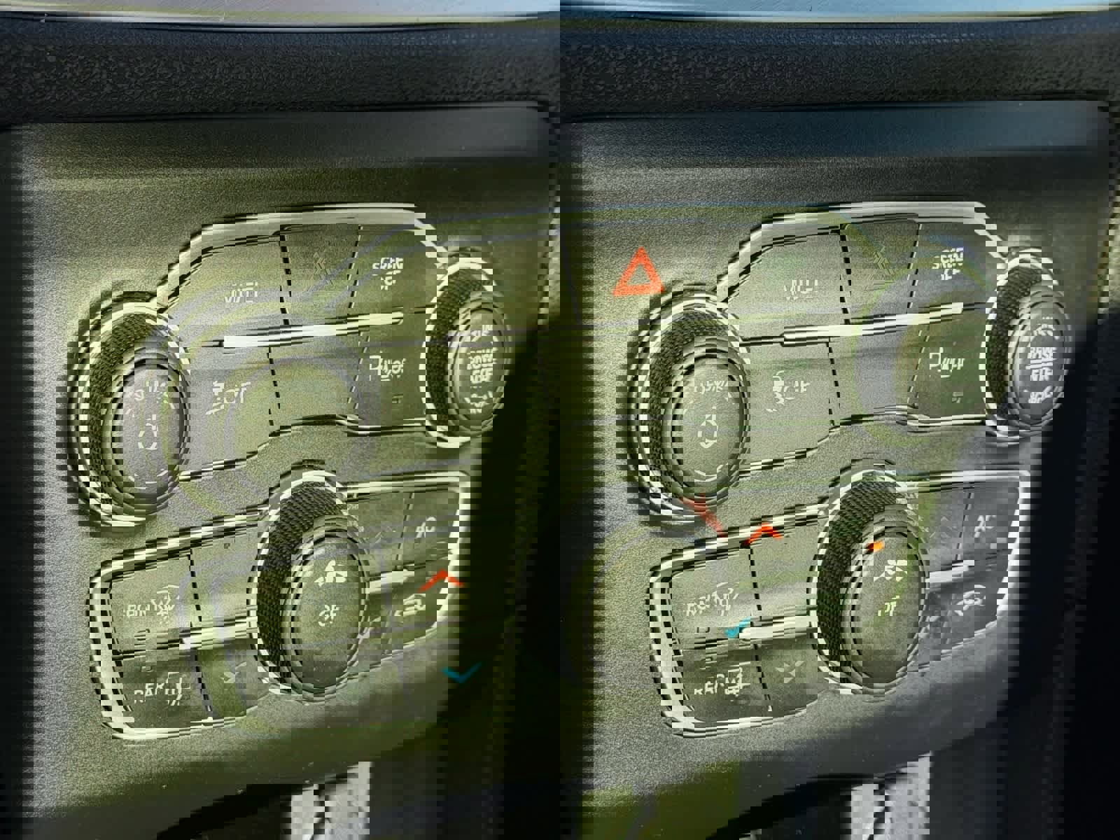 Used 2022 Dodge Charger SXT image 22