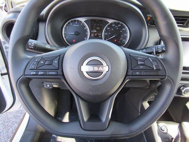 New 2025 Nissan Kicks Play S image 18