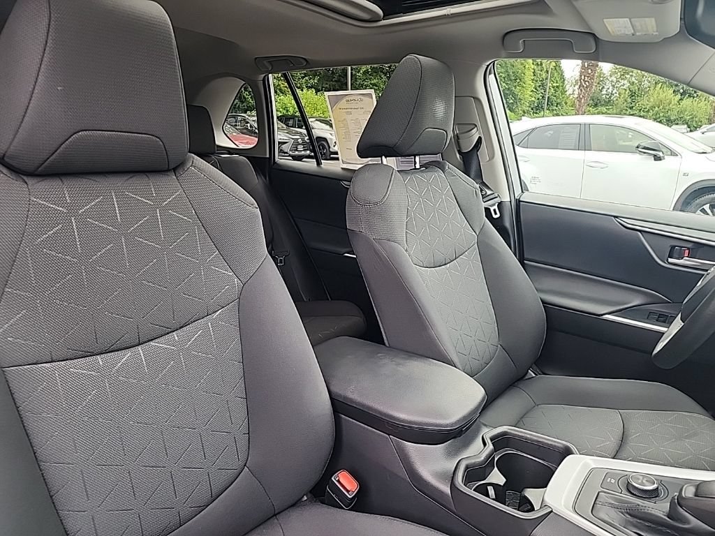 Used 2021 Toyota RAV4 XLE w/ Convenience Package AWD/4WD image 21