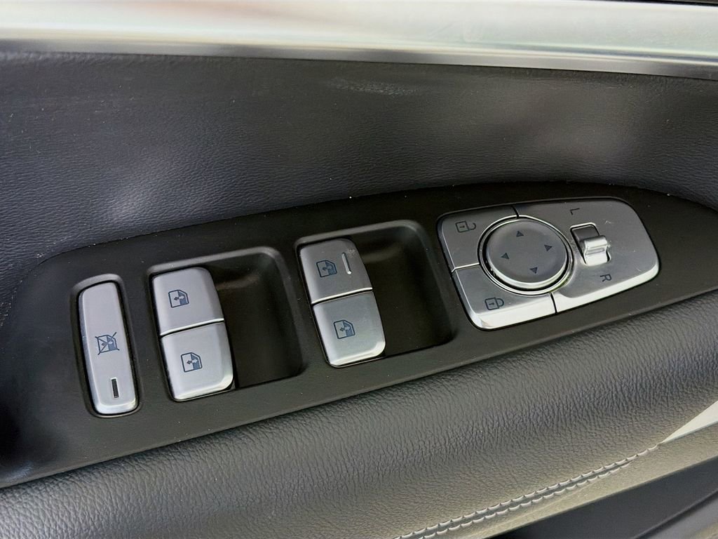 Used 2026 Genesis G70 2.5T image 21