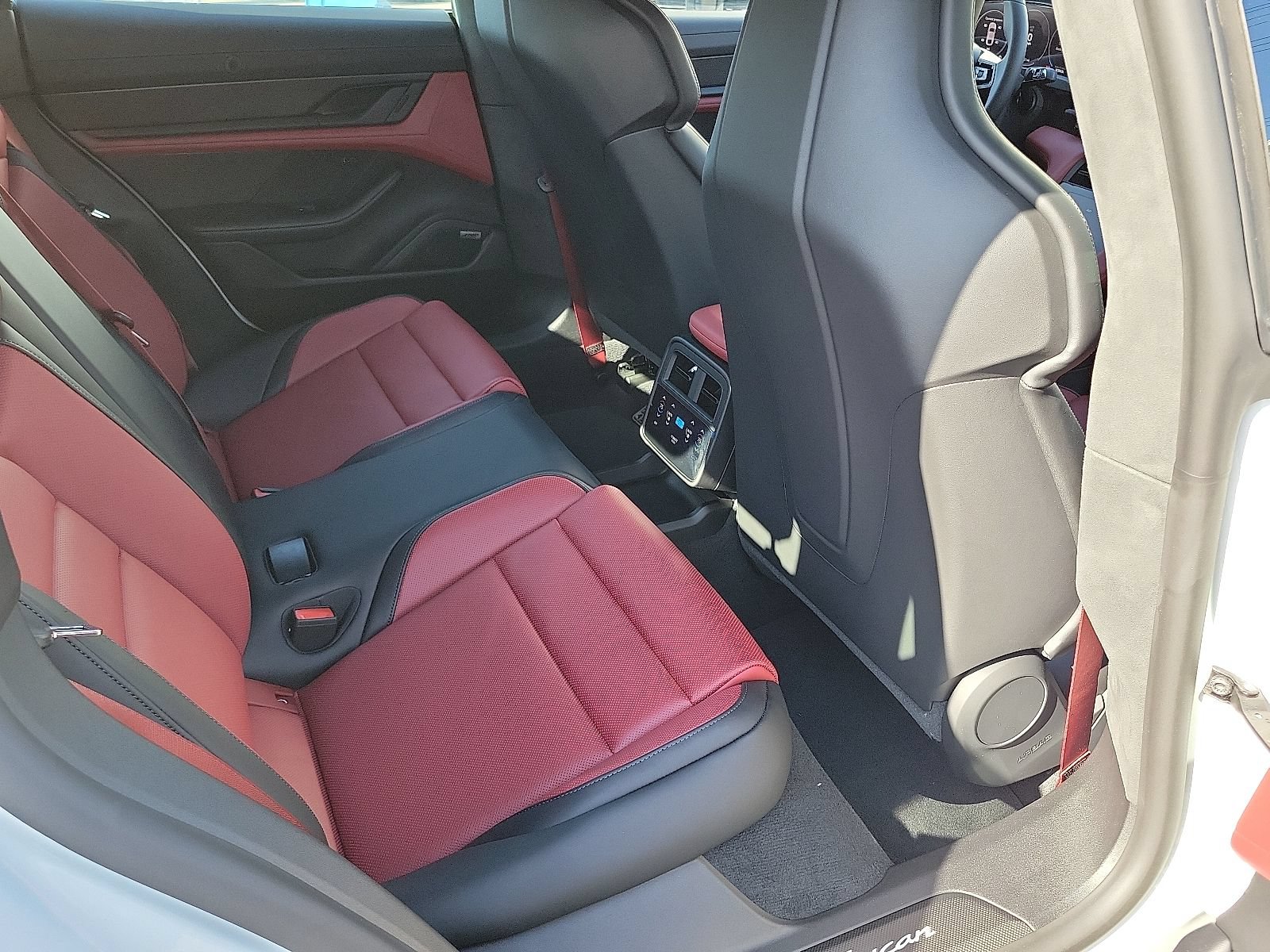 New 2025 Porsche Taycan GTS AWD/4WD image 25