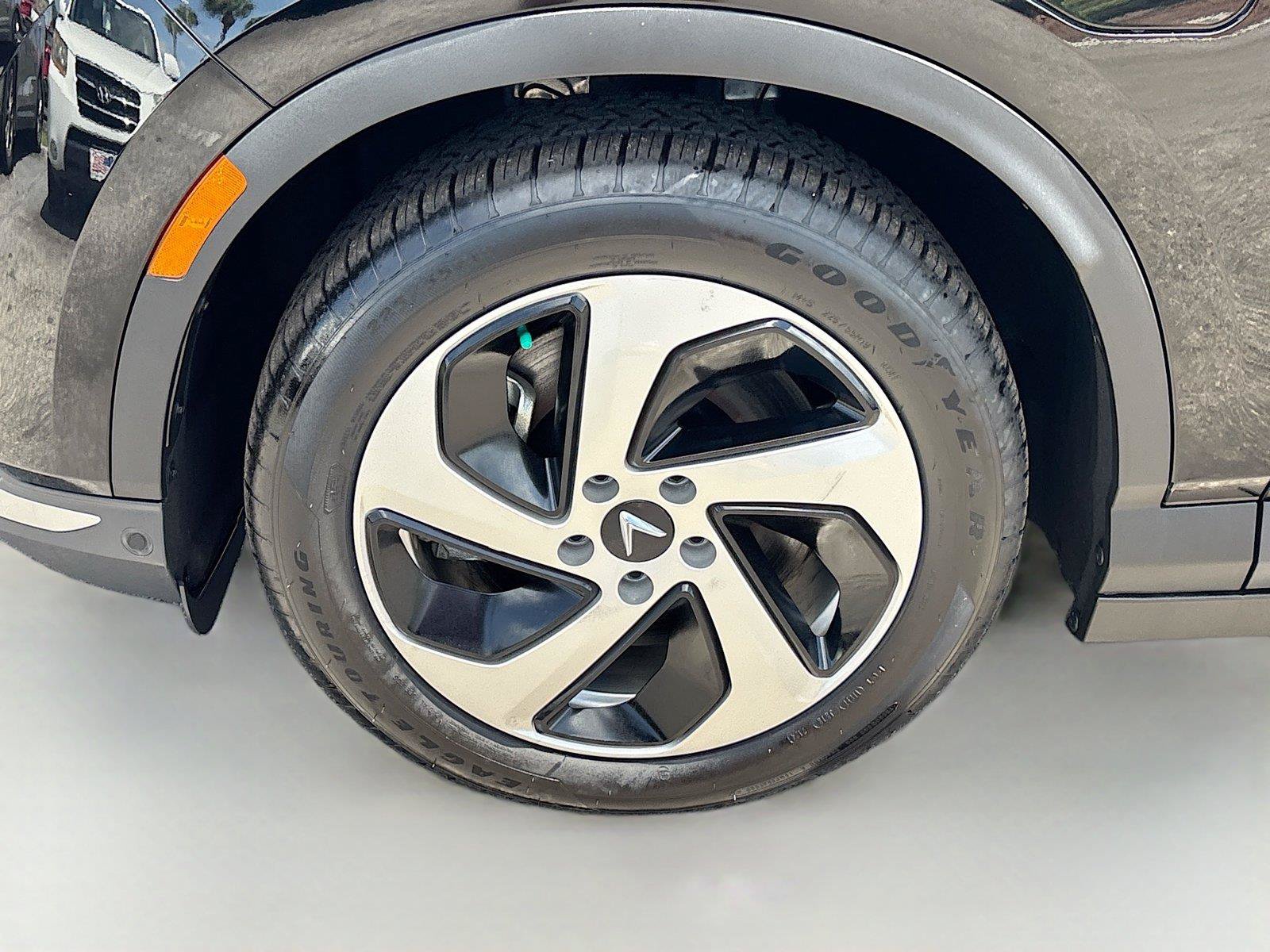 New 2025 VinFast VF 8 Eco AWD/4WD image 30