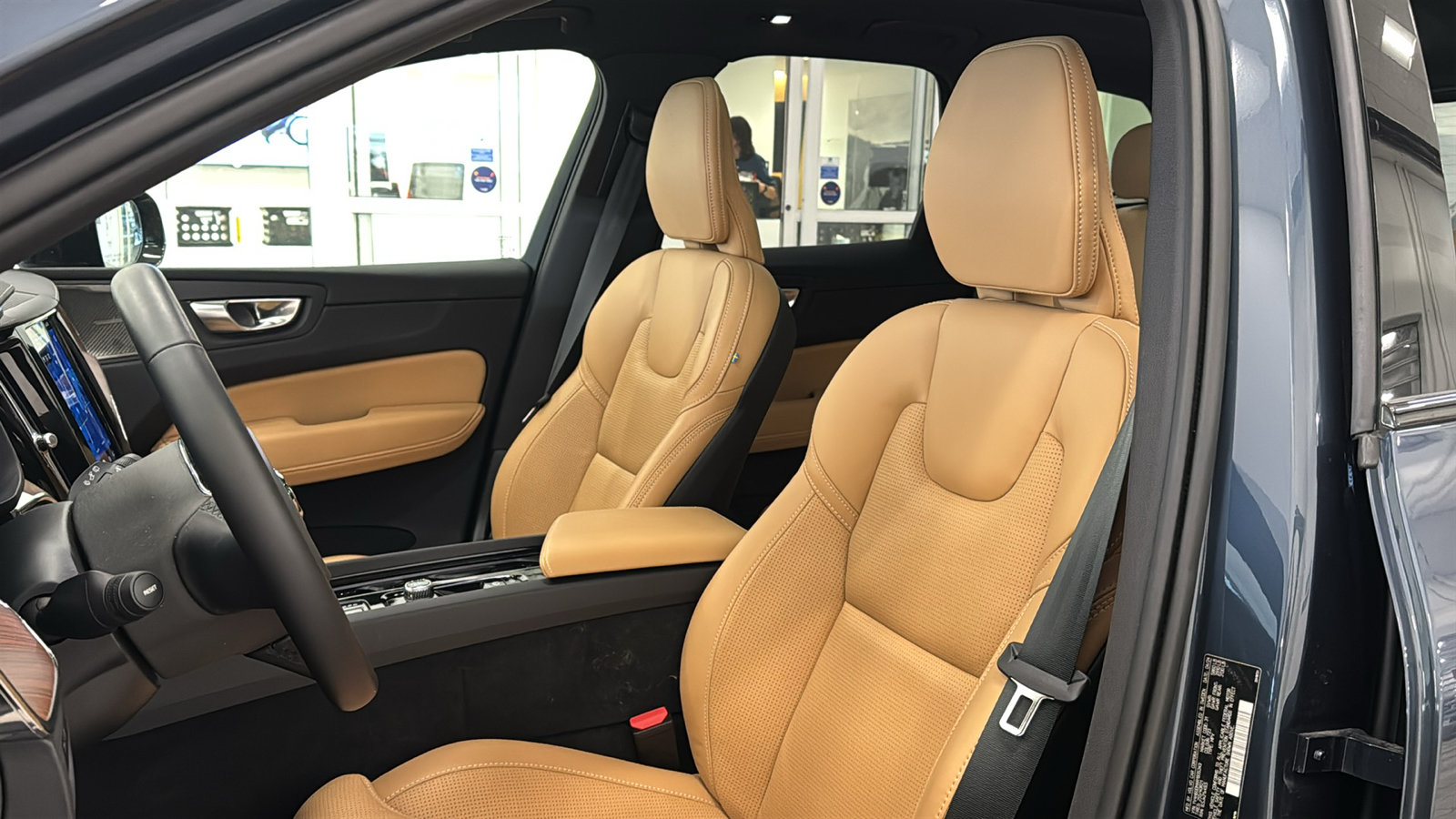 Used 2024 Volvo XC60 T8 Ultimate w/ Protection Package Premier AWD/4WD image 23