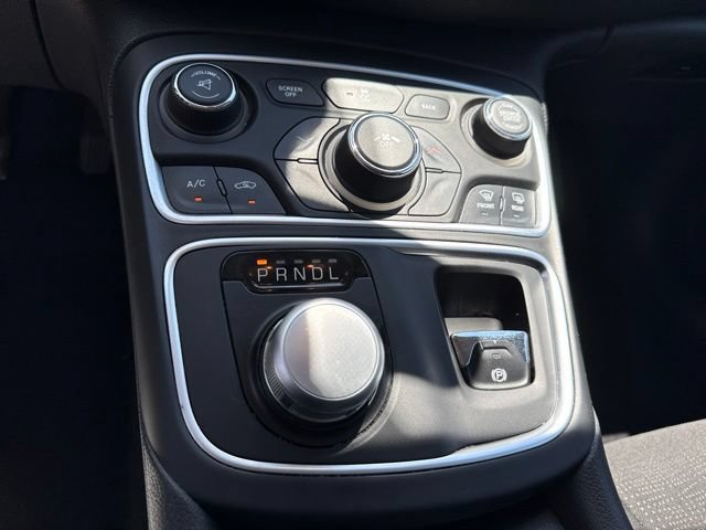 Used 2015 Chrysler 200 Limited FWD image 12