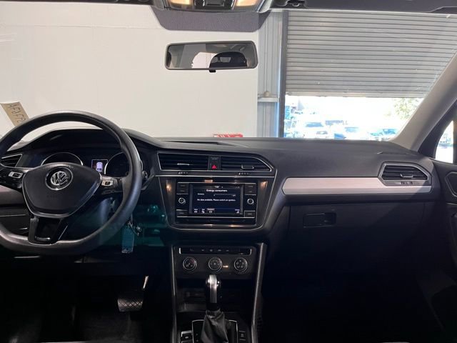 Used 2020 Volkswagen Tiguan S image 20