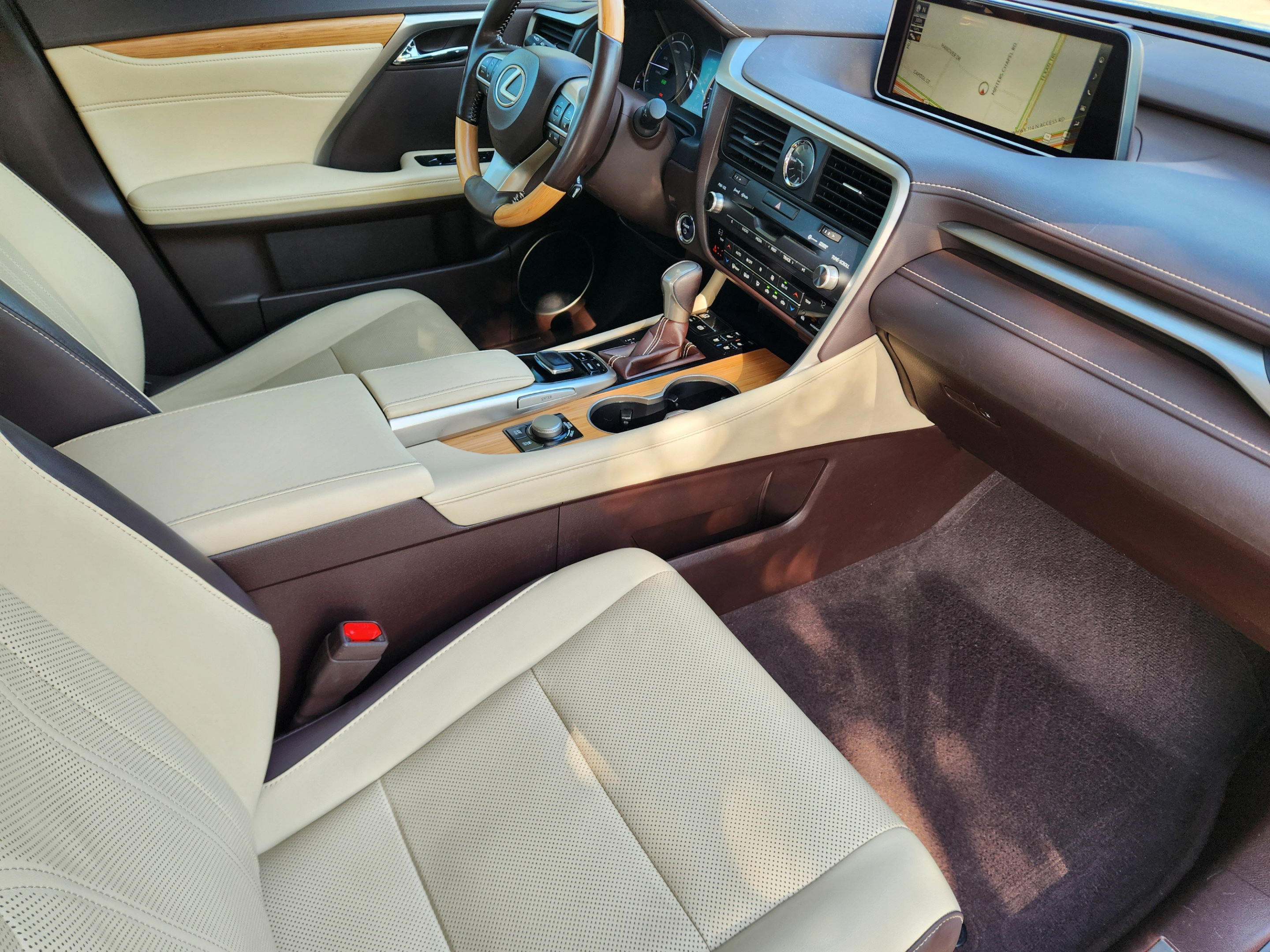 Used 2018 Lexus RX 450hL Premium w/ Premium Package AWD/4WD image 8