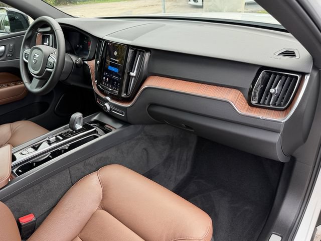 Used 2024 Volvo XC60 T8 Plus AWD/4WD image 19