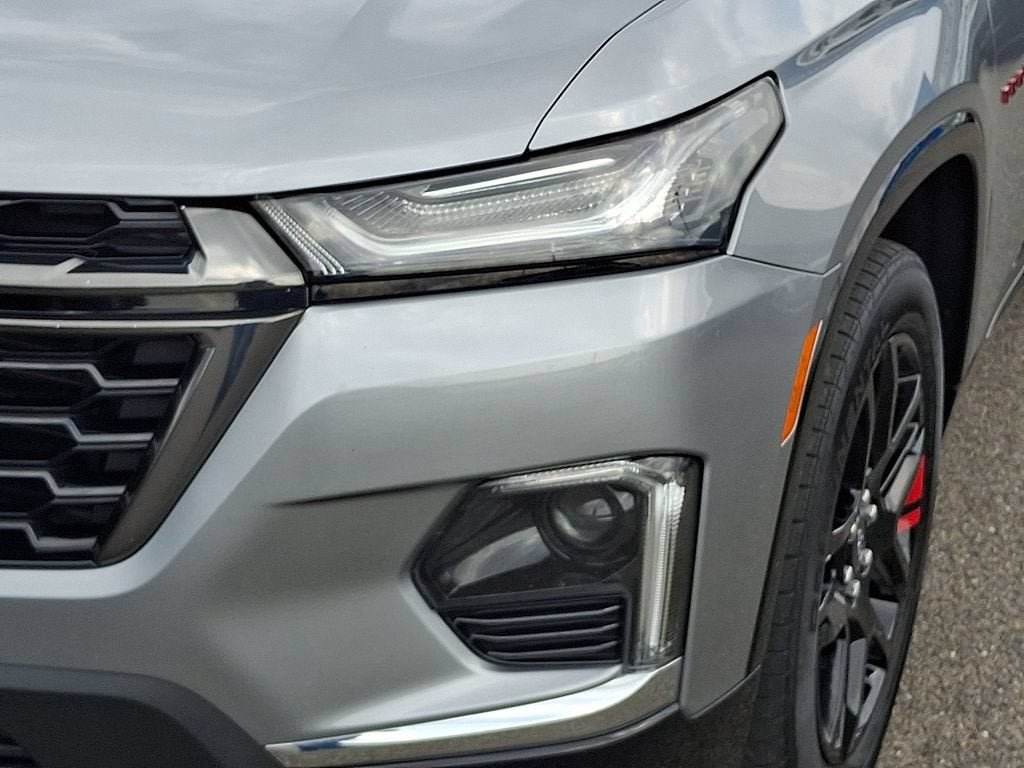 Used 2023 Chevrolet Traverse Premier w/ Redline Edition AWD/4WD image 9
