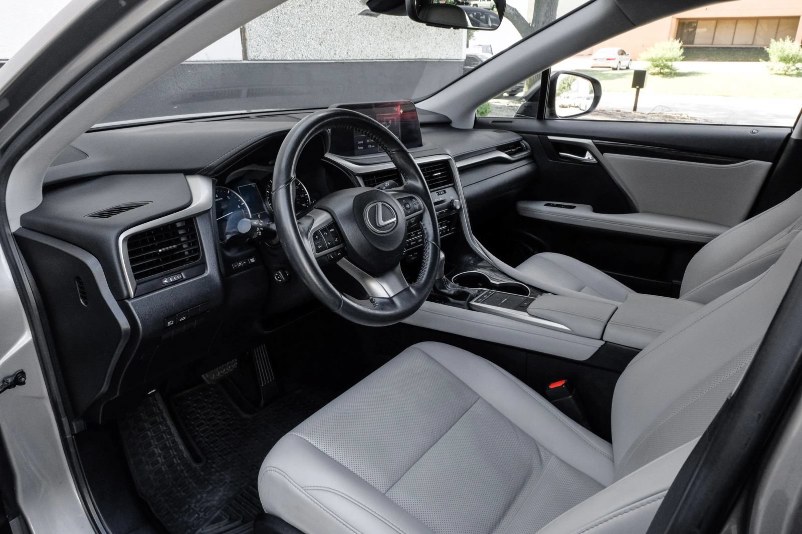 Used 2022 Lexus RX 350 FWD image 2