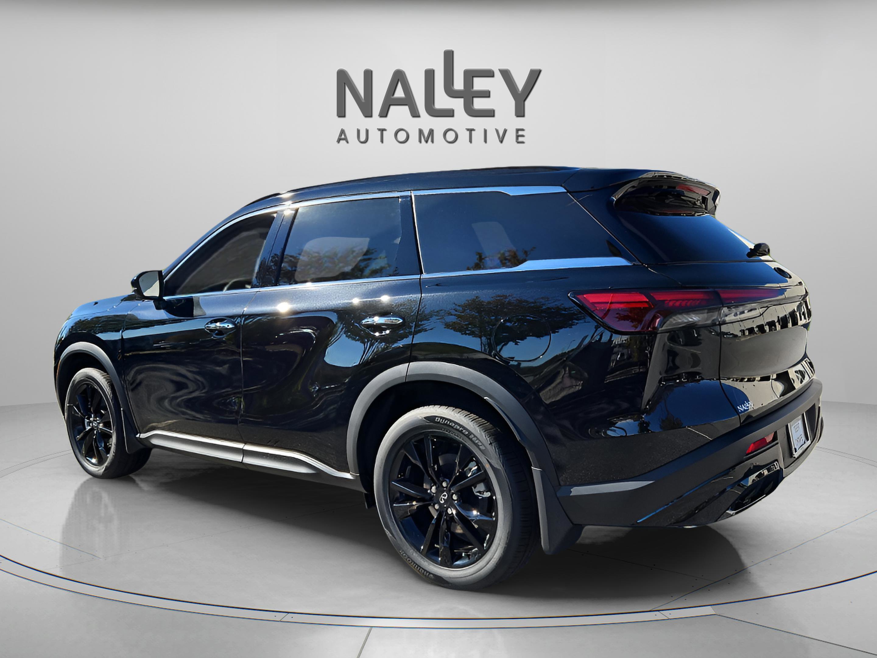 Certified 2025 INFINITI QX60 Luxe w/ Black Edition image 3