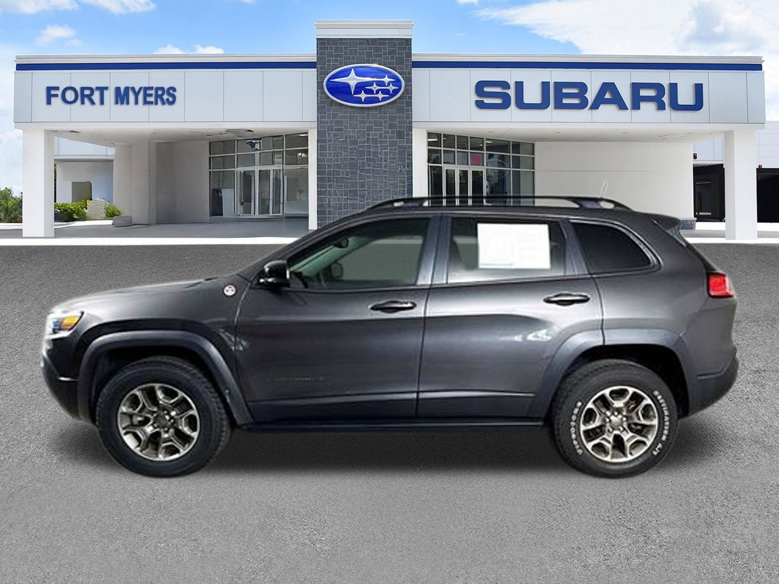 Used 2022 Jeep Cherokee Trailhawk AWD/4WD image 6
