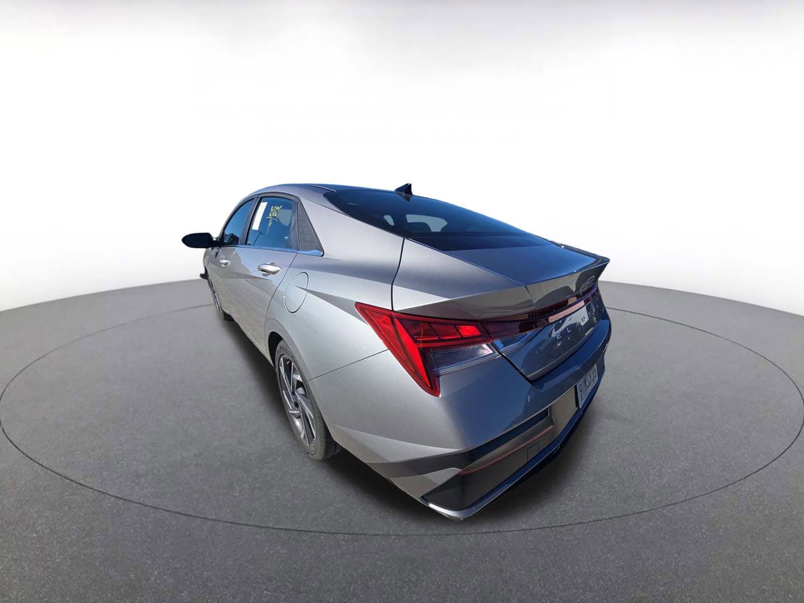 Used 2025 Hyundai Elantra Limited image 7