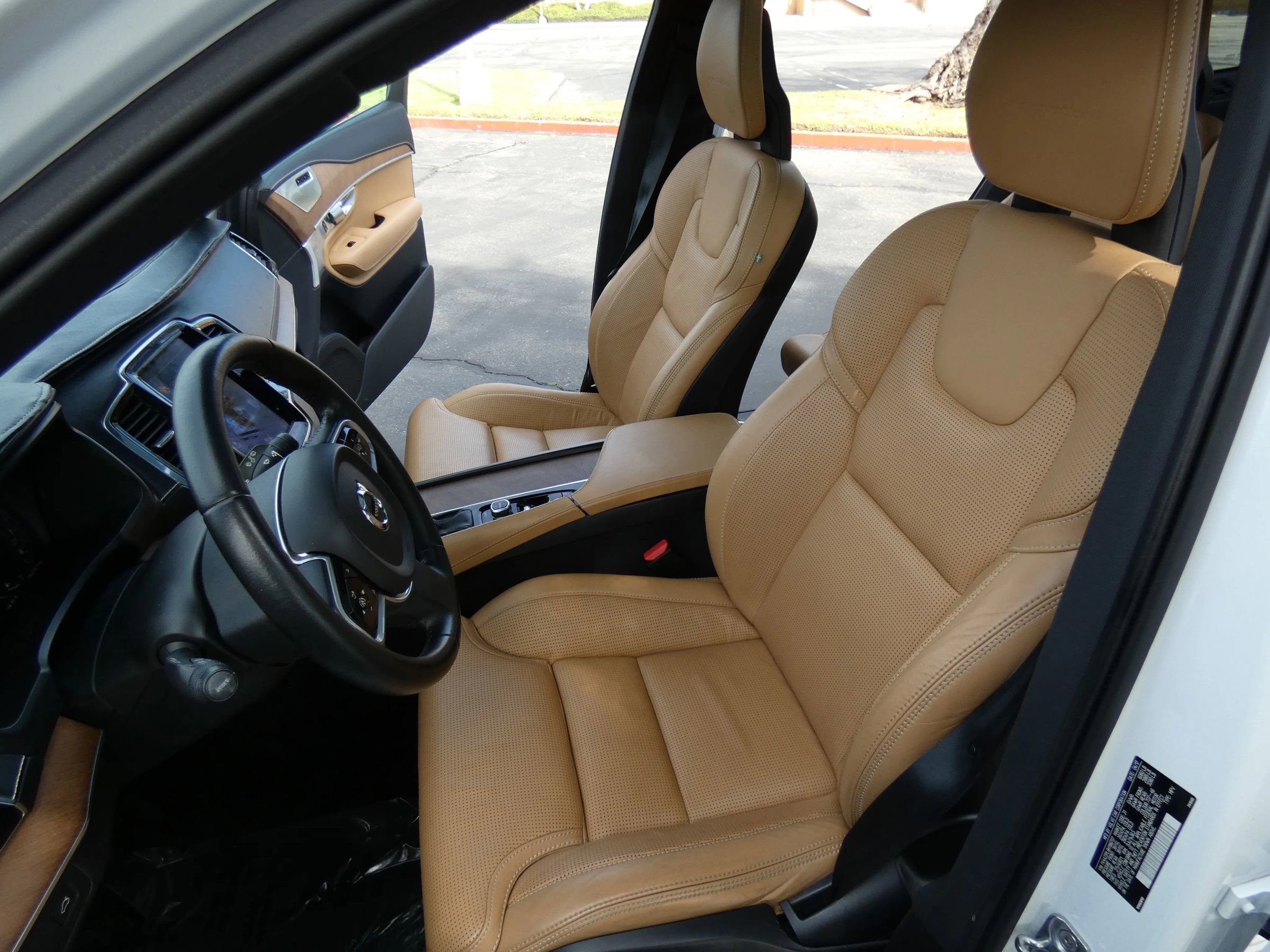 Used 2017 Volvo XC90 T6 Inscription w/ Vision Package image 72