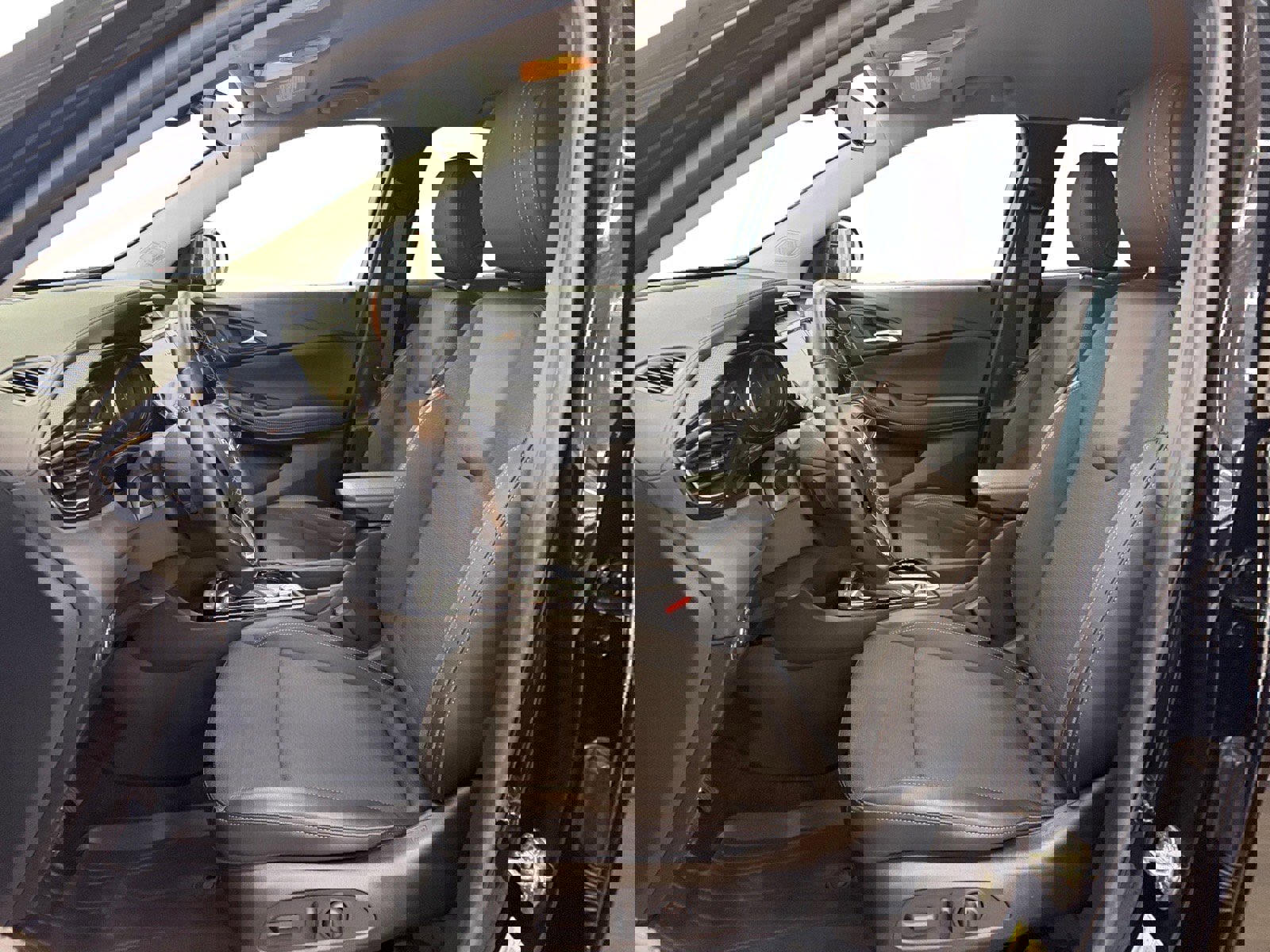 Used 2023 Buick Encore GX Select w/ Sport Touring Package AWD/4WD image 9