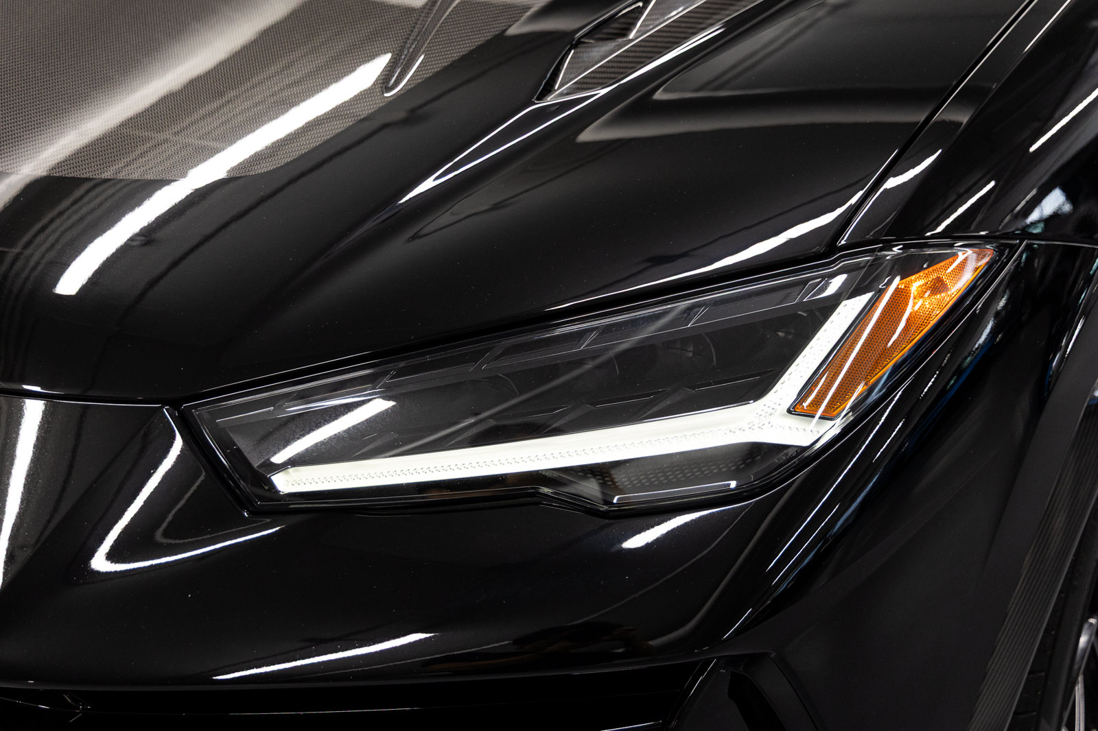 Used 2024 Lamborghini Urus Performante AWD/4WD image 16
