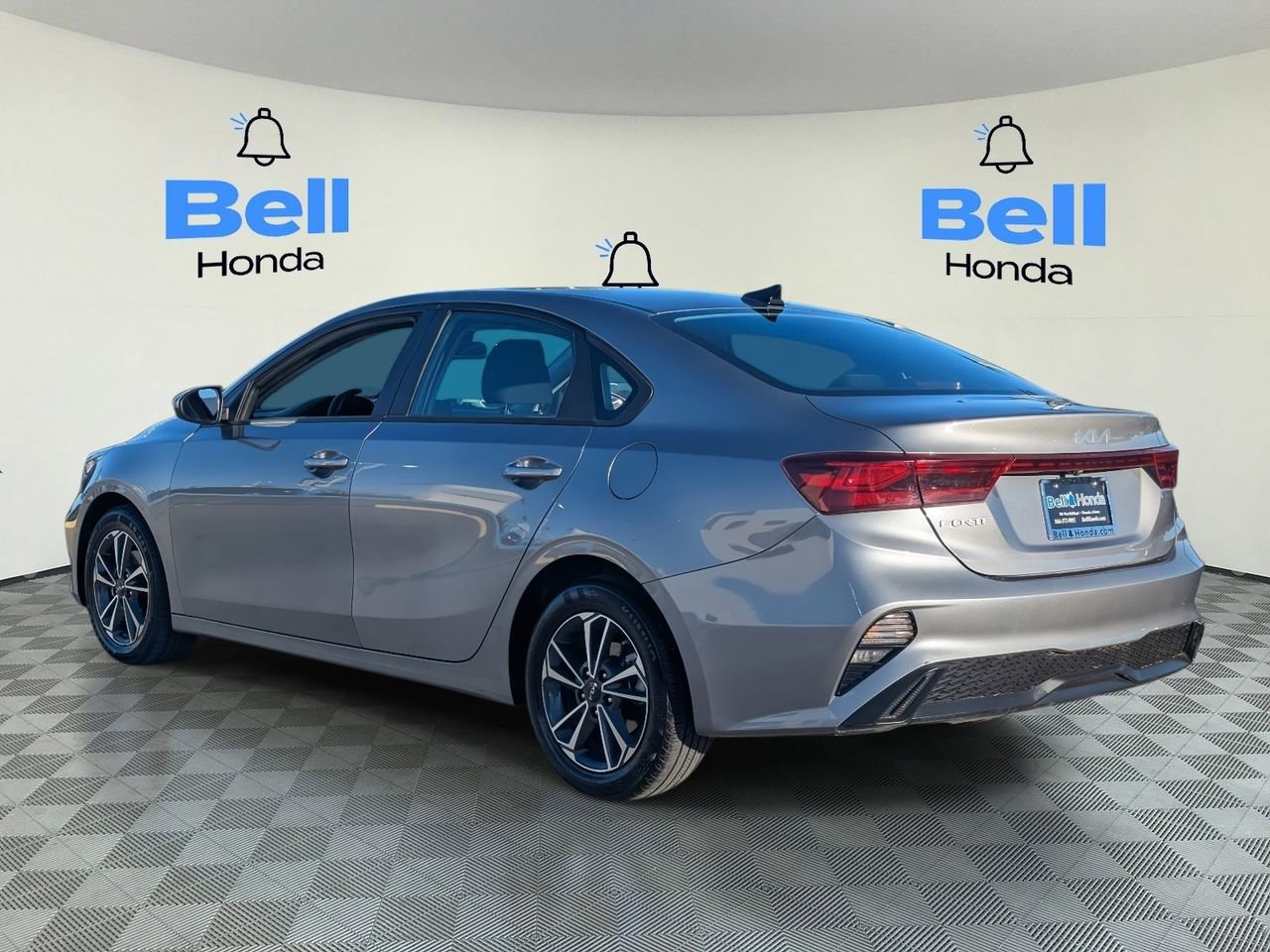 Used 2024 Kia Forte LXS image 3