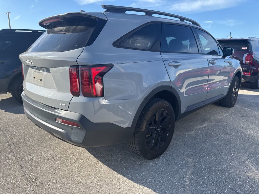 Used 2023 Kia Sorento S image 2