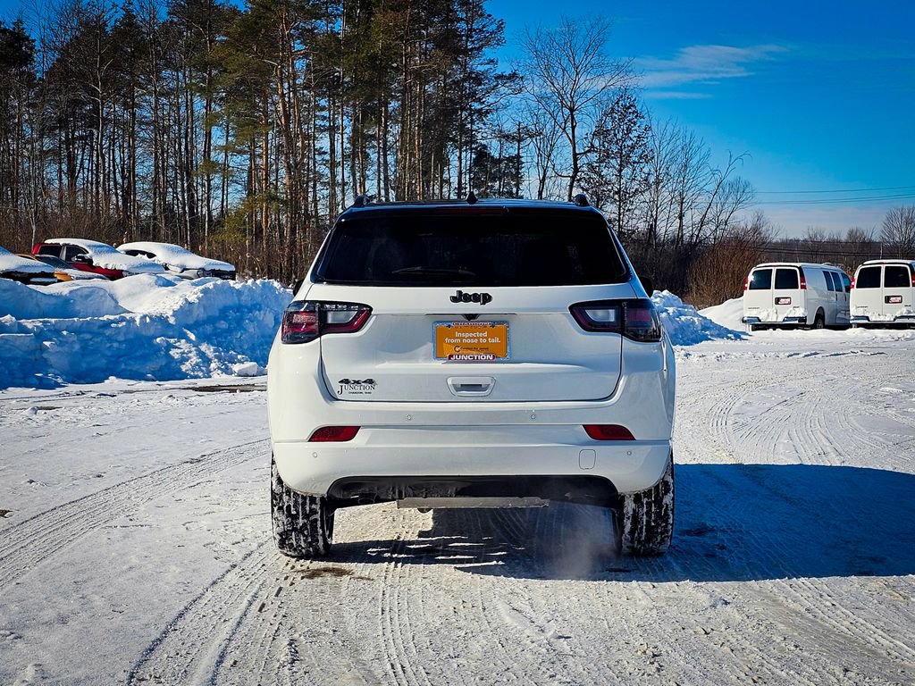 Certified 2024 Jeep Compass Limited w/ High Altitude Package image 4