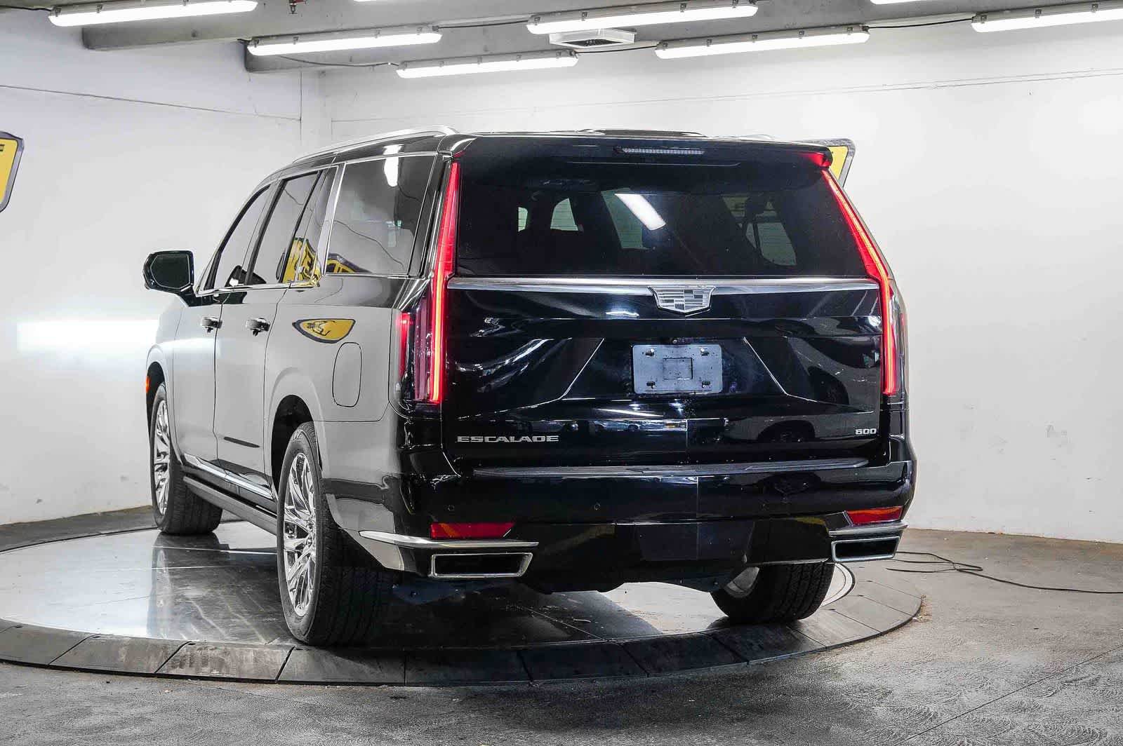 Used 2023 Cadillac Escalade ESV Premium Luxury Platinum w/ LPO, Radiant Package AWD/4WD image 8