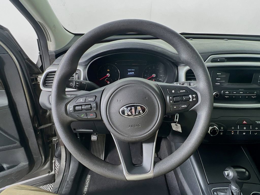 Used 2017 Kia Sorento L image 10