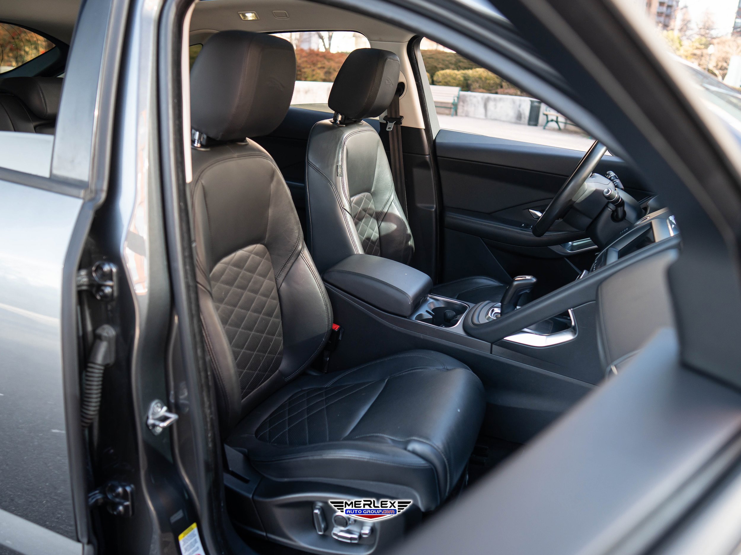 Used 2020 Jaguar E-PACE SE AWD/4WD image 17