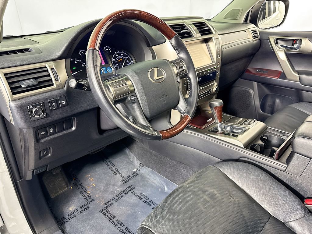 Used 2015 Lexus GX 460 w/ Premium Package AWD/4WD image 9