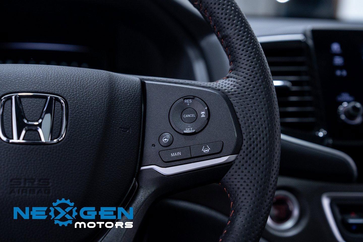 Used 2025 Honda Passport TrailSport image 18