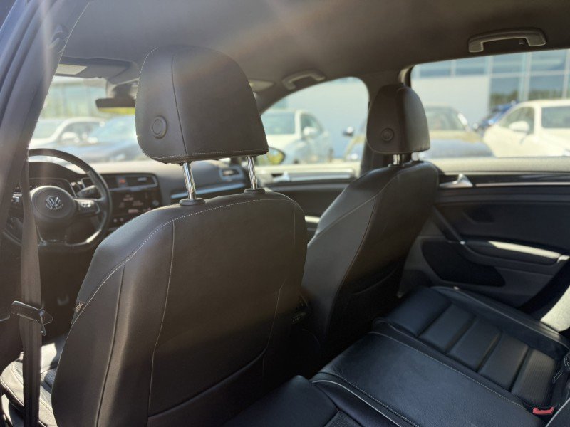 Used 2018 Volkswagen Golf R 4-Door image 14