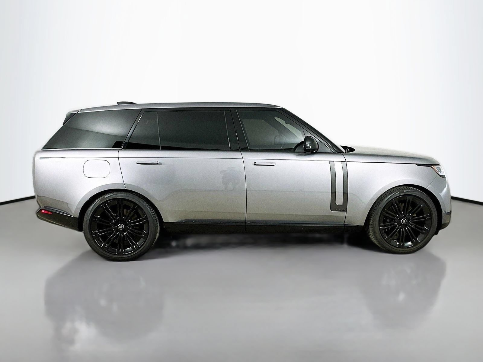 Used 2023 Land Rover Range Rover Long Wheelbase Autobiography AWD/4WD image 4
