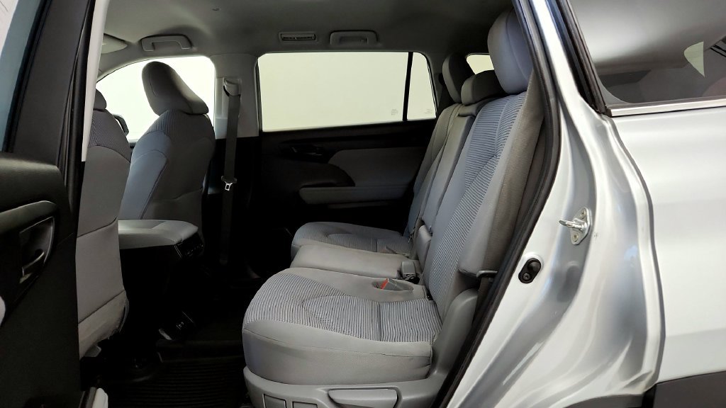 Certified 2020 Toyota Highlander L AWD/4WD image 32