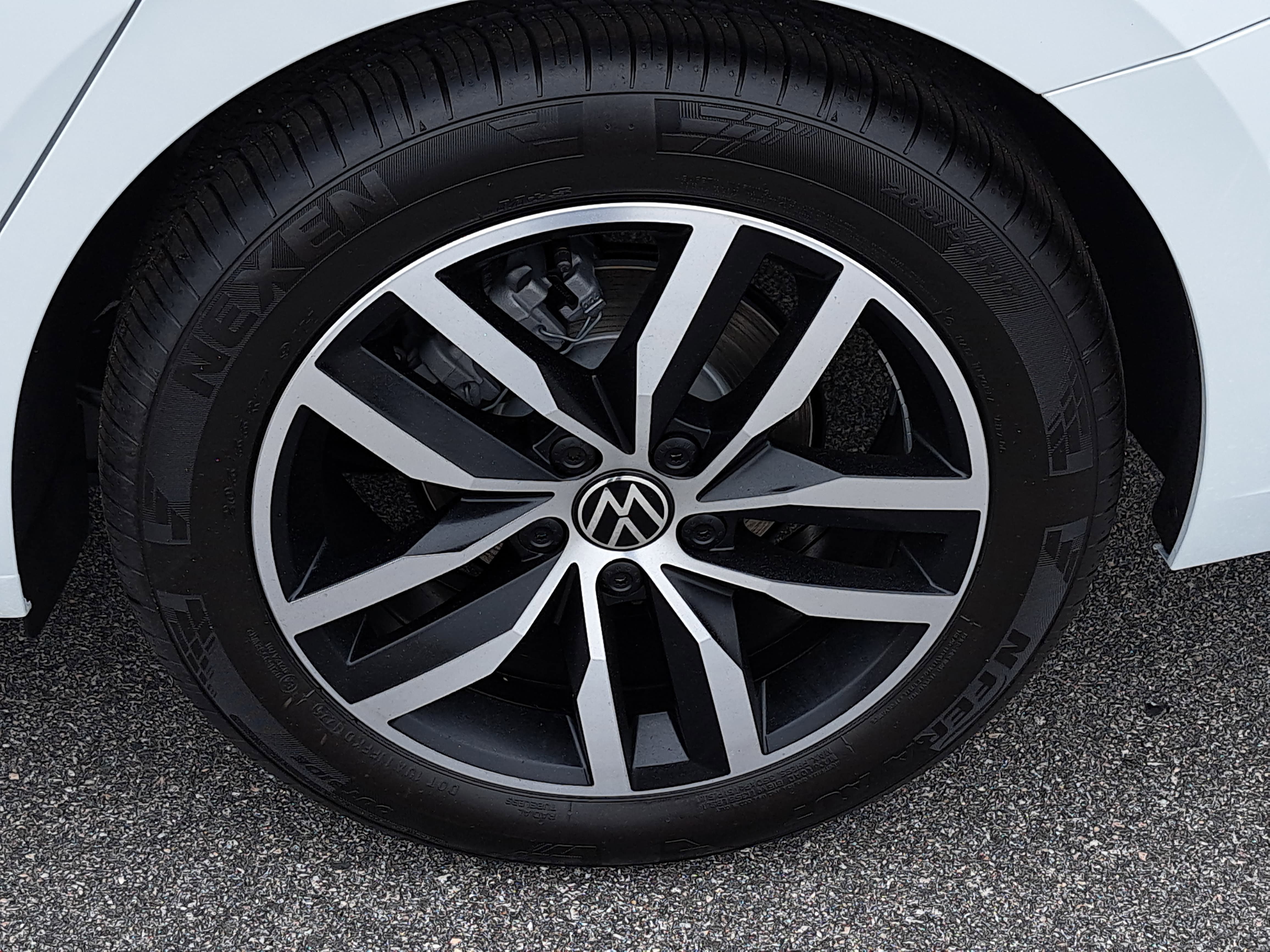 New 2026 Volkswagen Jetta SE FWD image 31