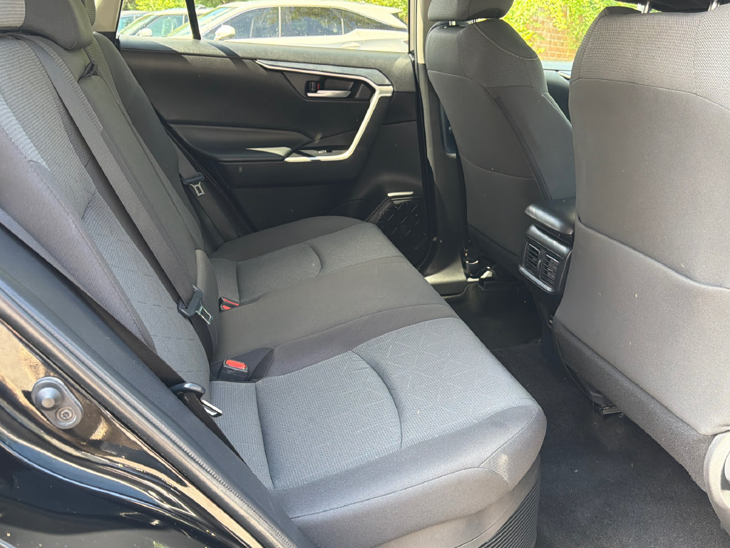 Used 2025 Toyota RAV4 XLE AWD/4WD image 14