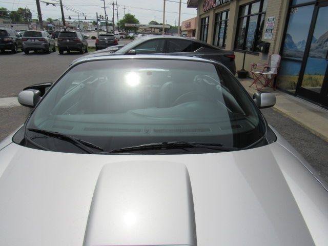 Used 2005 Ford Thunderbird RWD image 5