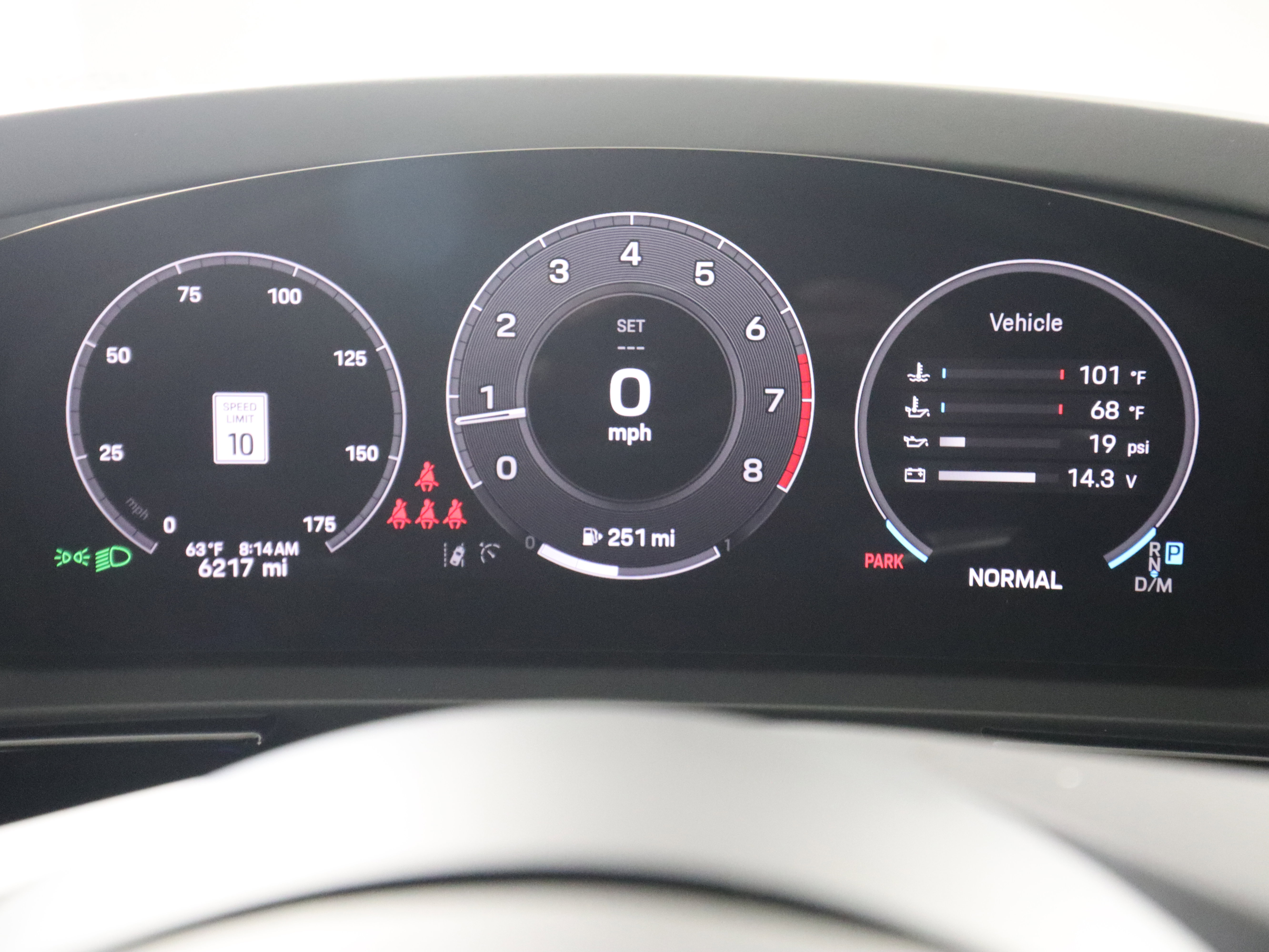 Used 2025 Porsche Cayenne Coupe image 18