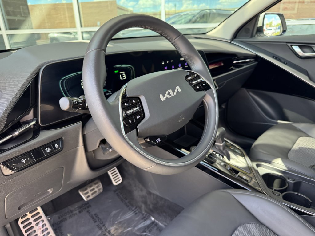 Used 2024 Kia Niro EX Touring FWD image 34